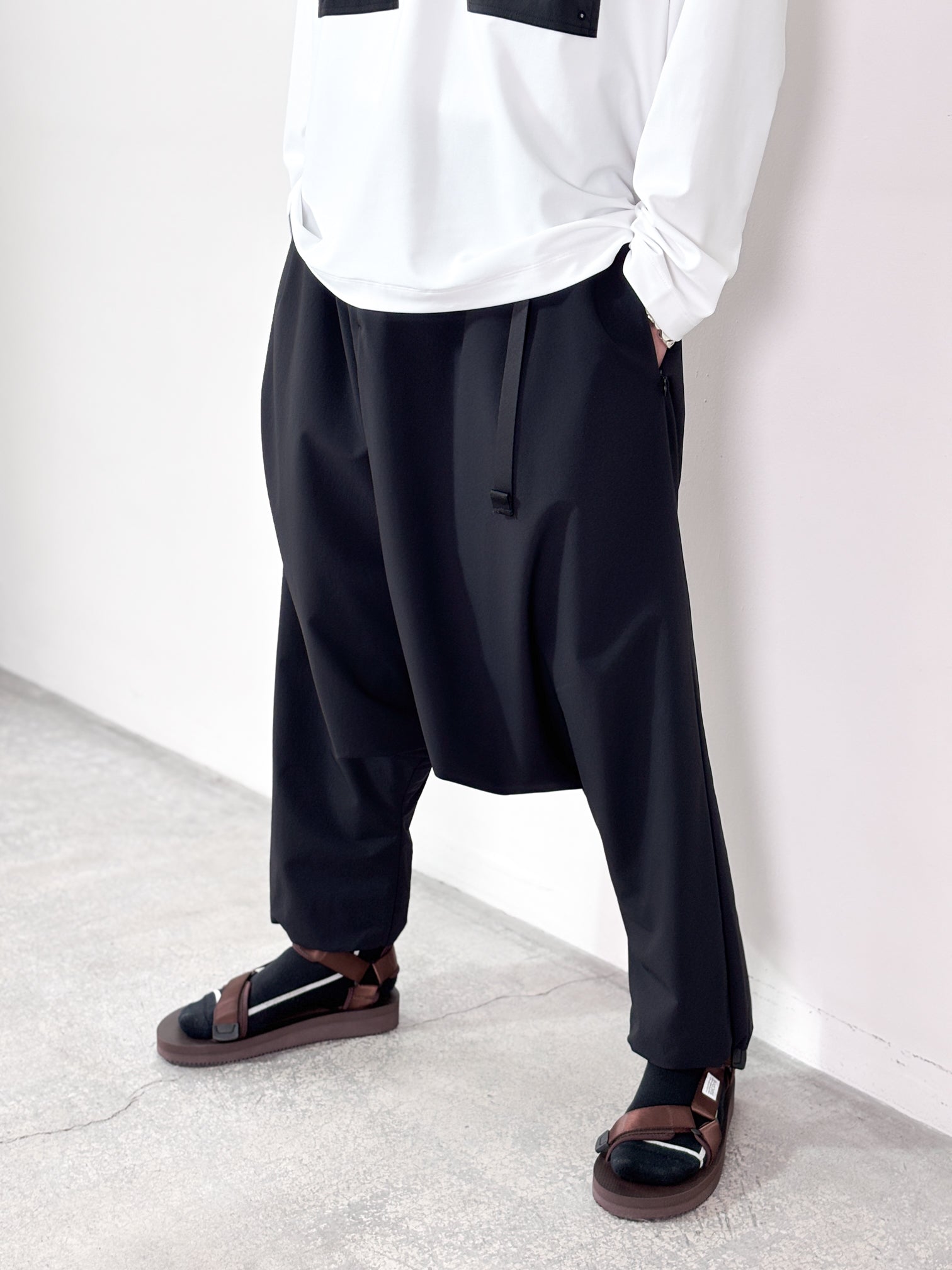 FUMITO GANRYU / AIRY SHALWAR (BLACK)