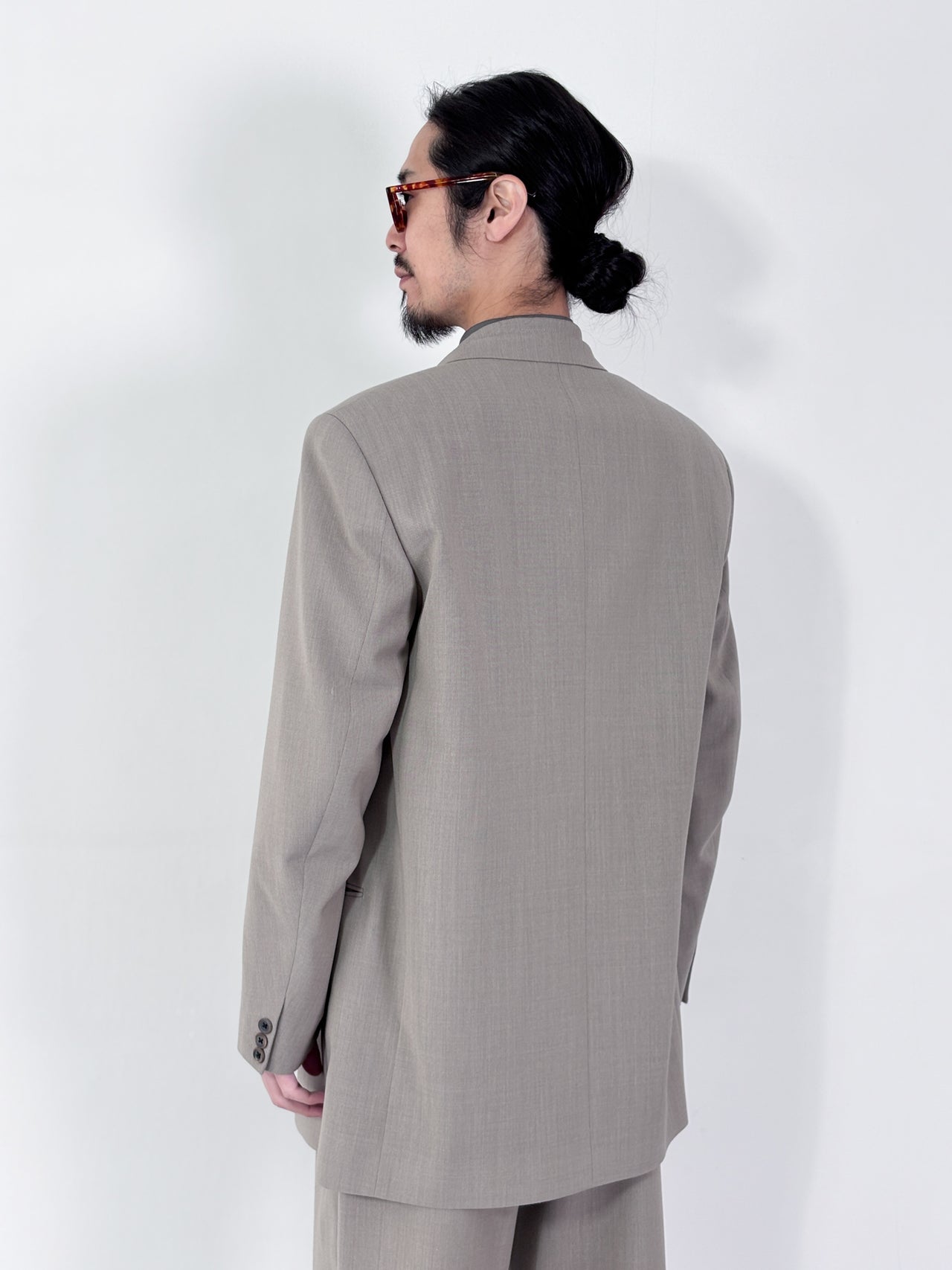 【4月25日(土)12:00販売開始】SOSHIOTSUKI / INSIDE LAPEL JACKET (BEIGE)