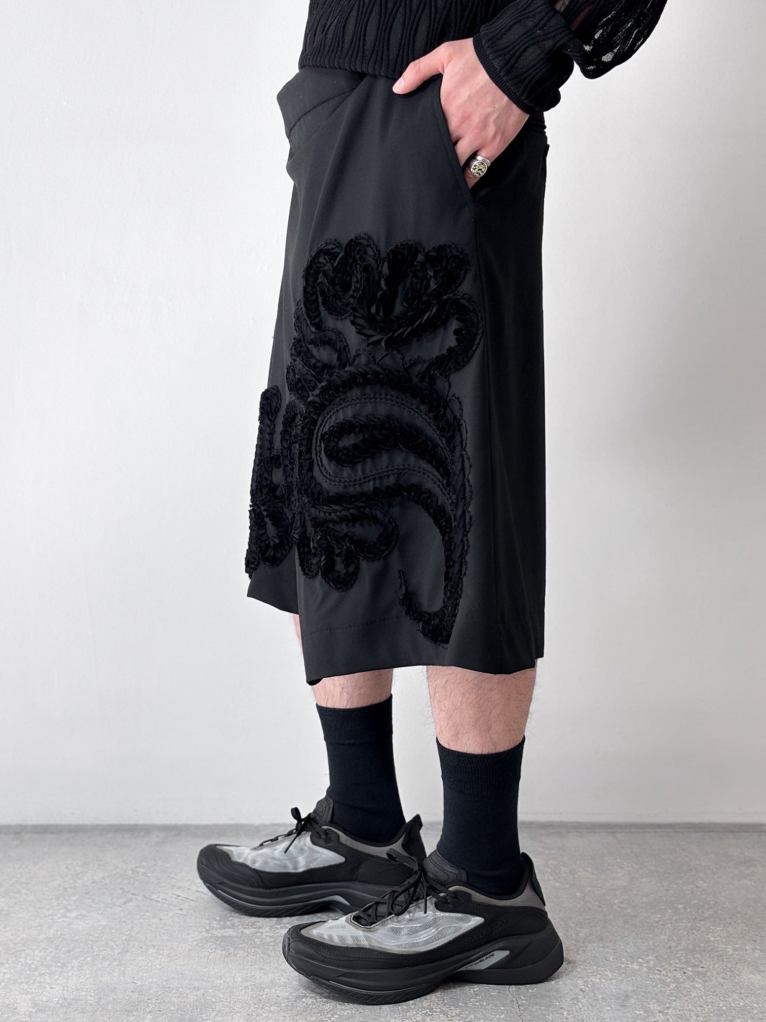 TAAKK / SHORT WRAP PANTS (BLACK)