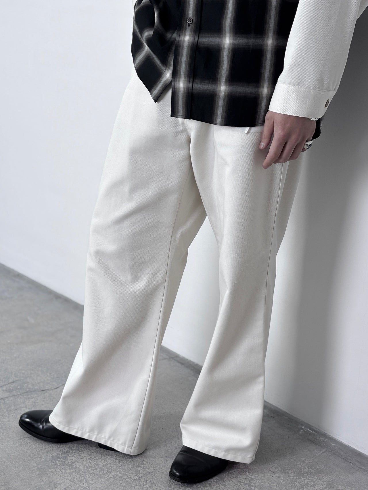 YUTASETOGAWA / CONTOUR 5 TROUSERS (IVORY)