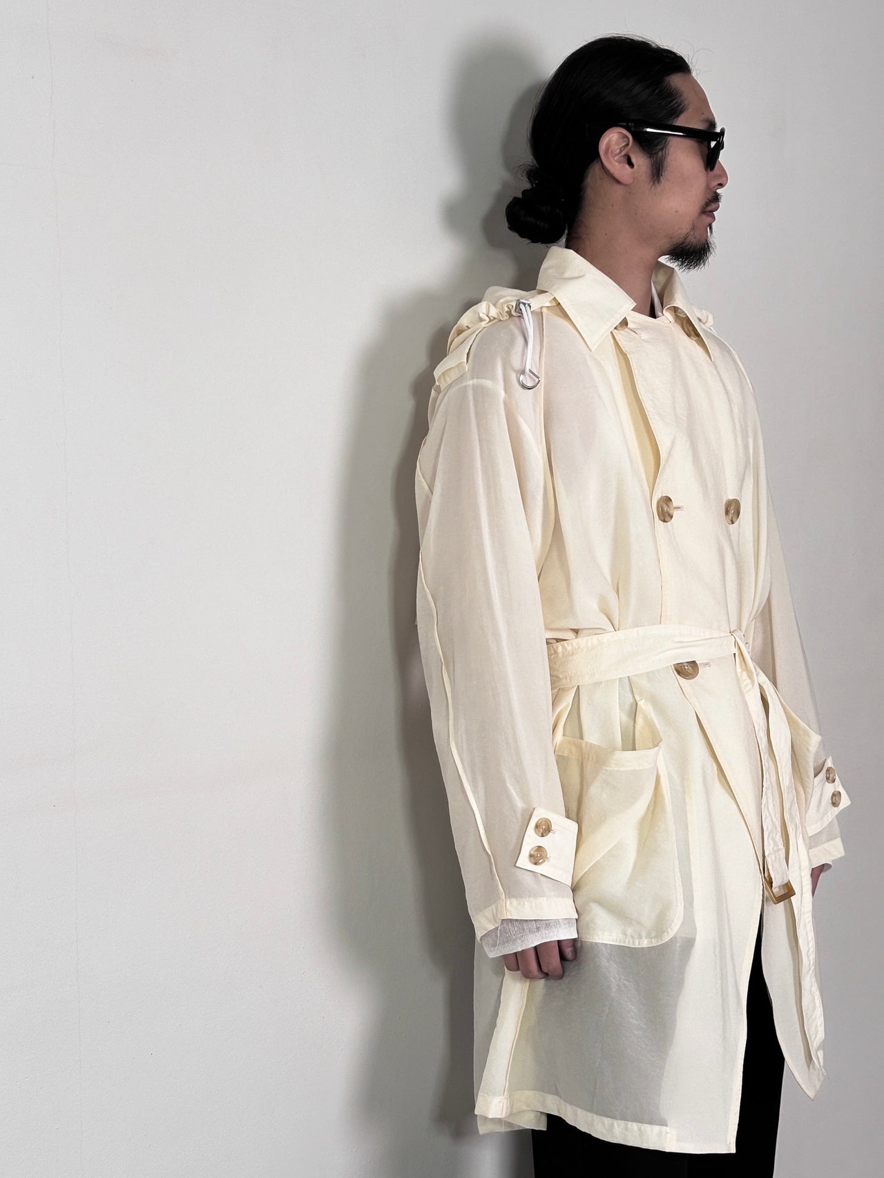 YUTASETOGAWA / VENT MILITAIRE TRENCH COAT (SAND)