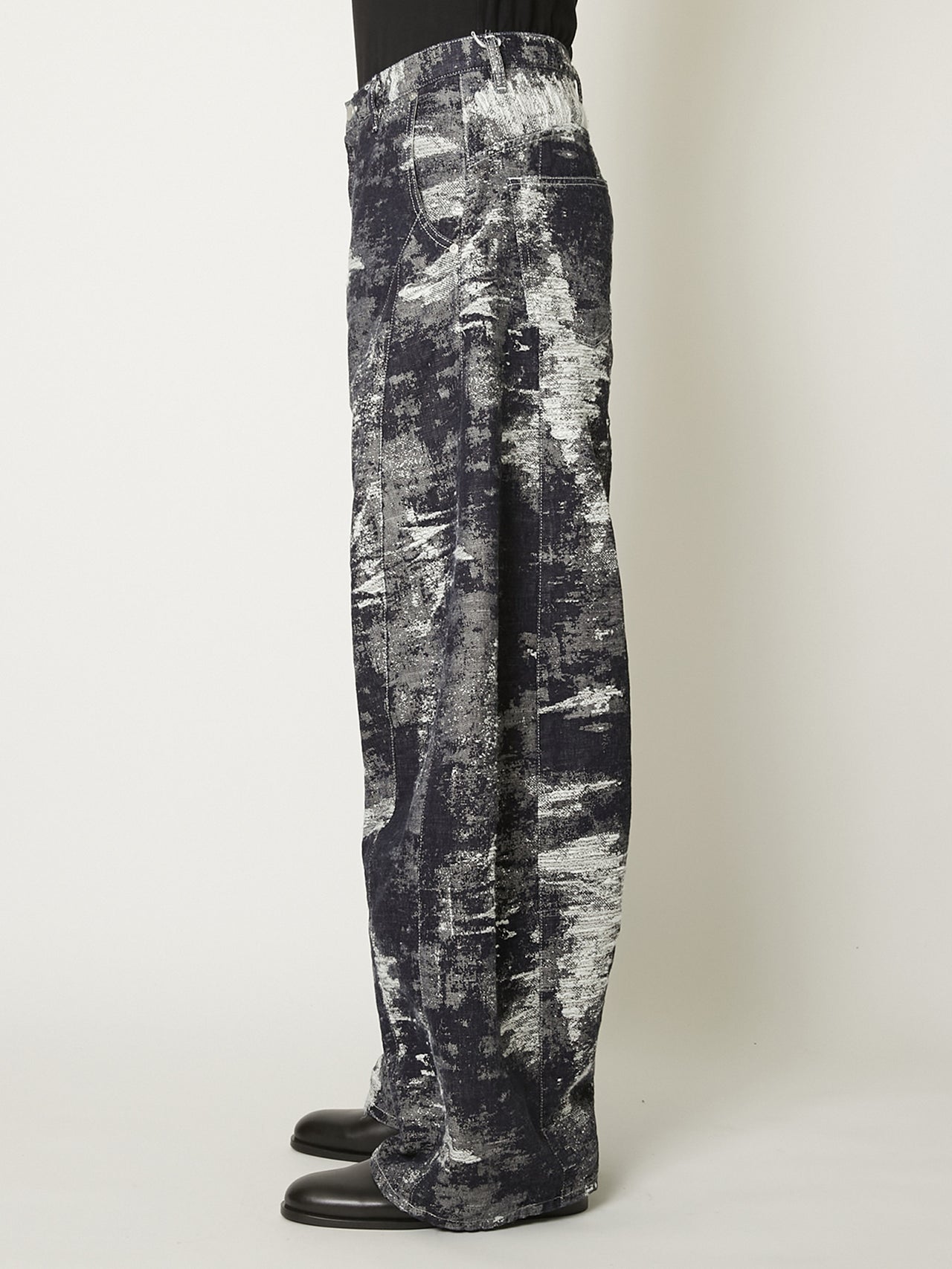 【6月下旬入荷予定】TAAKK / DENIM CURVED PANTS (ONE WASH)