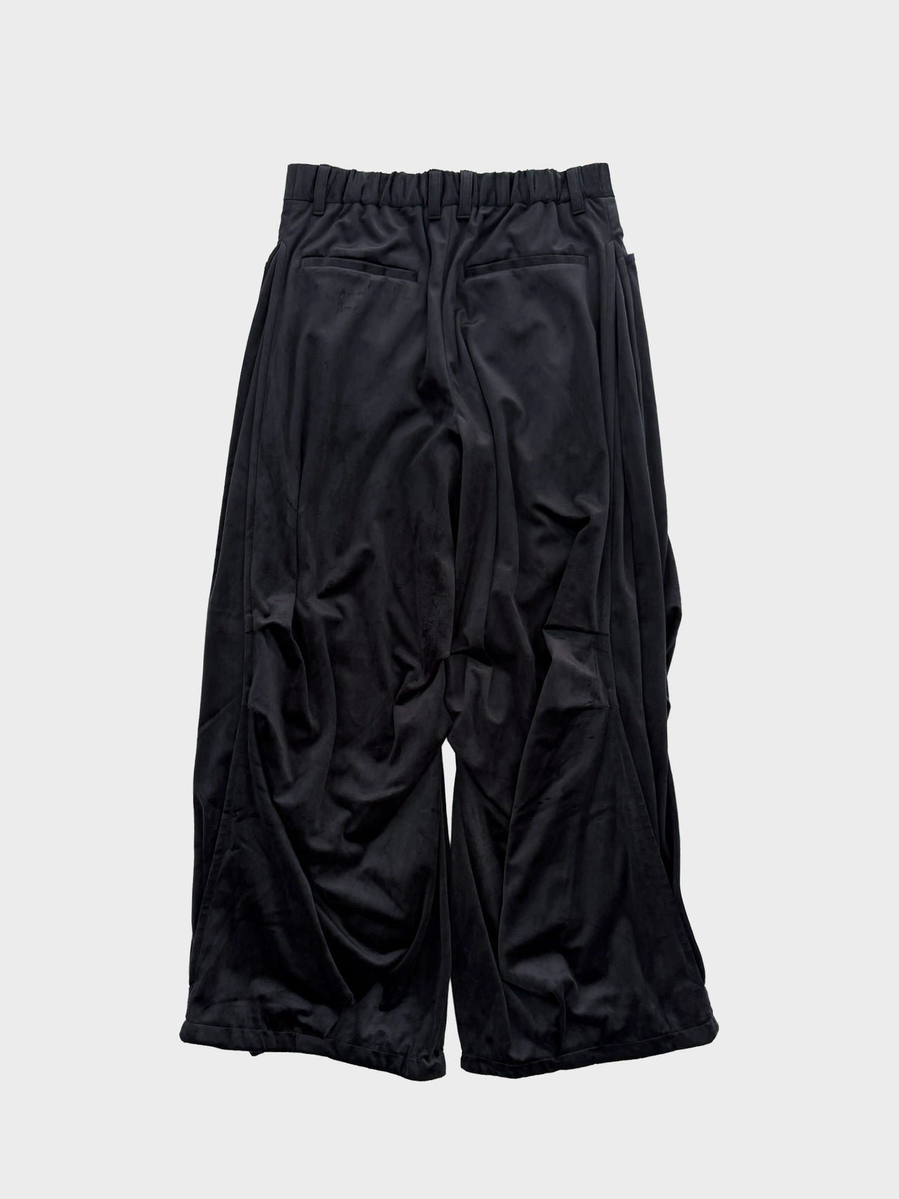 【8月22日(土)12:00発売】TAAKK / DRAPED VELVET TUCK PANTS (BLACK)