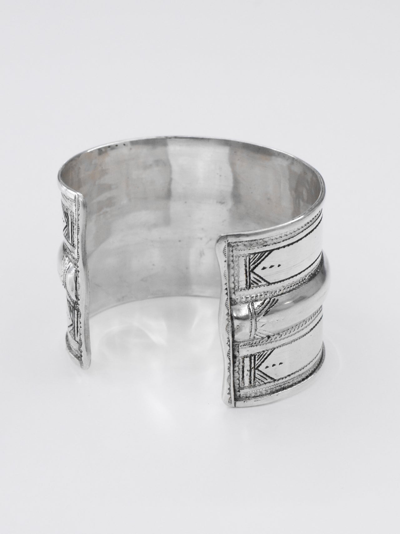 Touareg Silver / CARVING BANGLE LARGE
