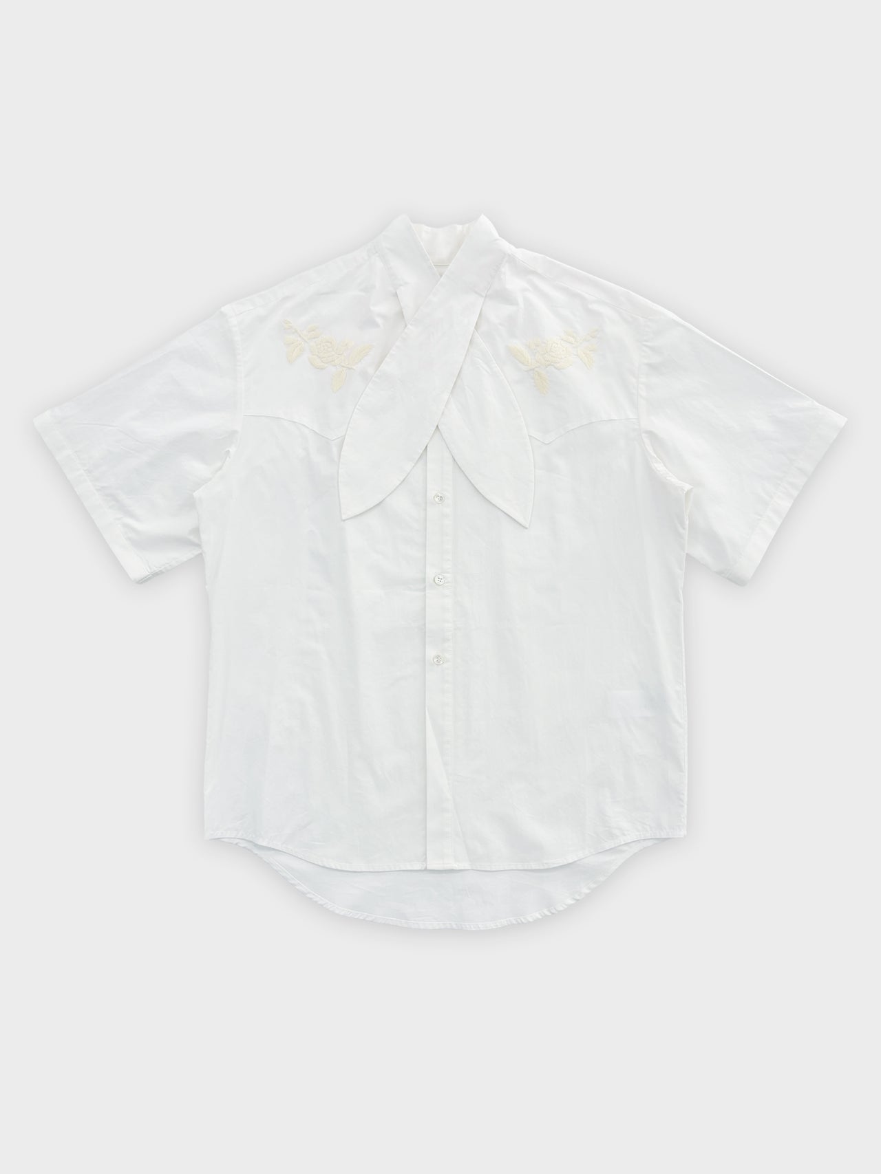 【3月20日(金)12:00販売開始】VIVIANO / HAND EMBROIDERED RIBBON COLLAR S/S SHIRT (WHITE)