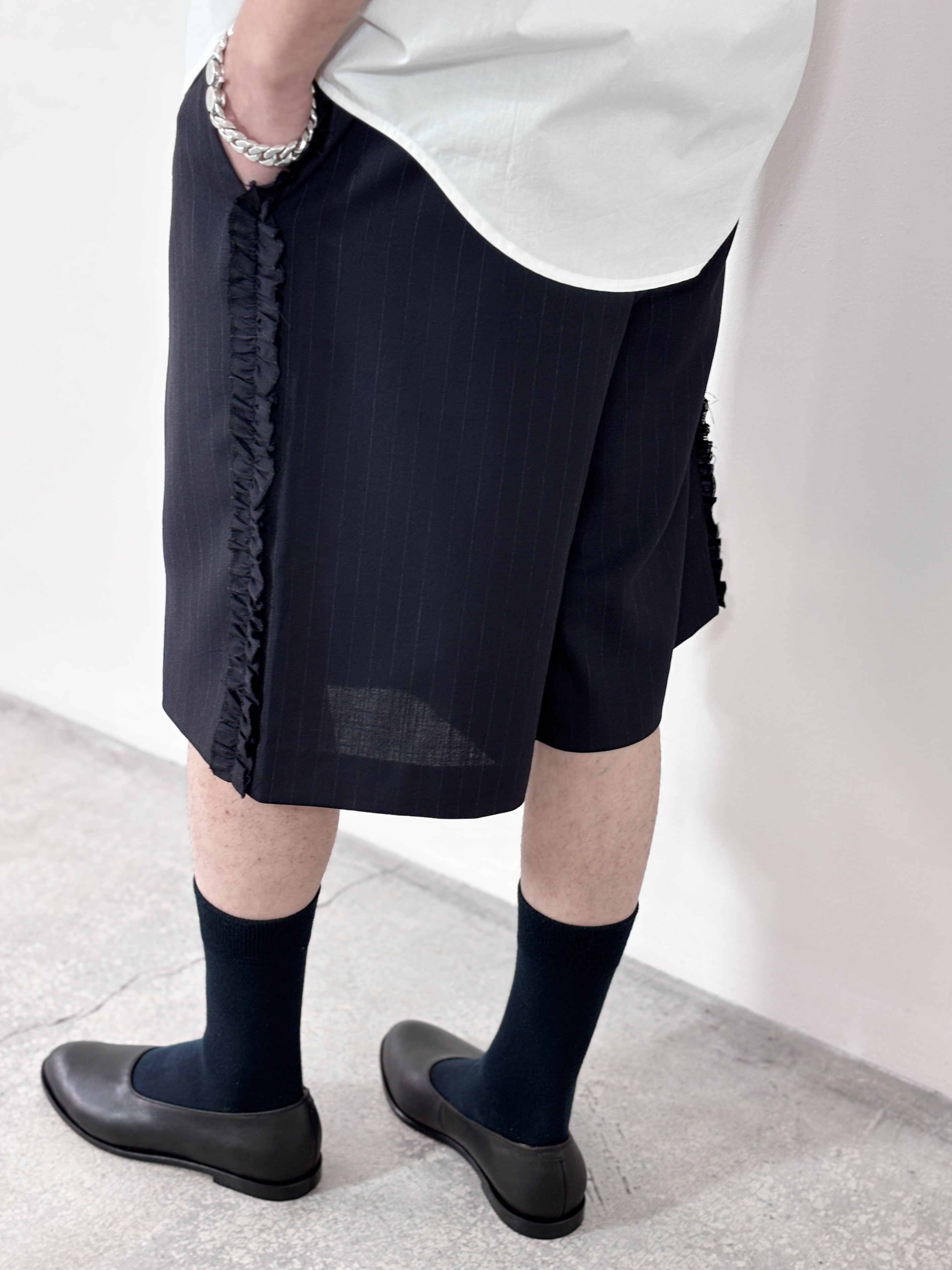 VIVIANO / RUFFLE SHORTS (NAVY)