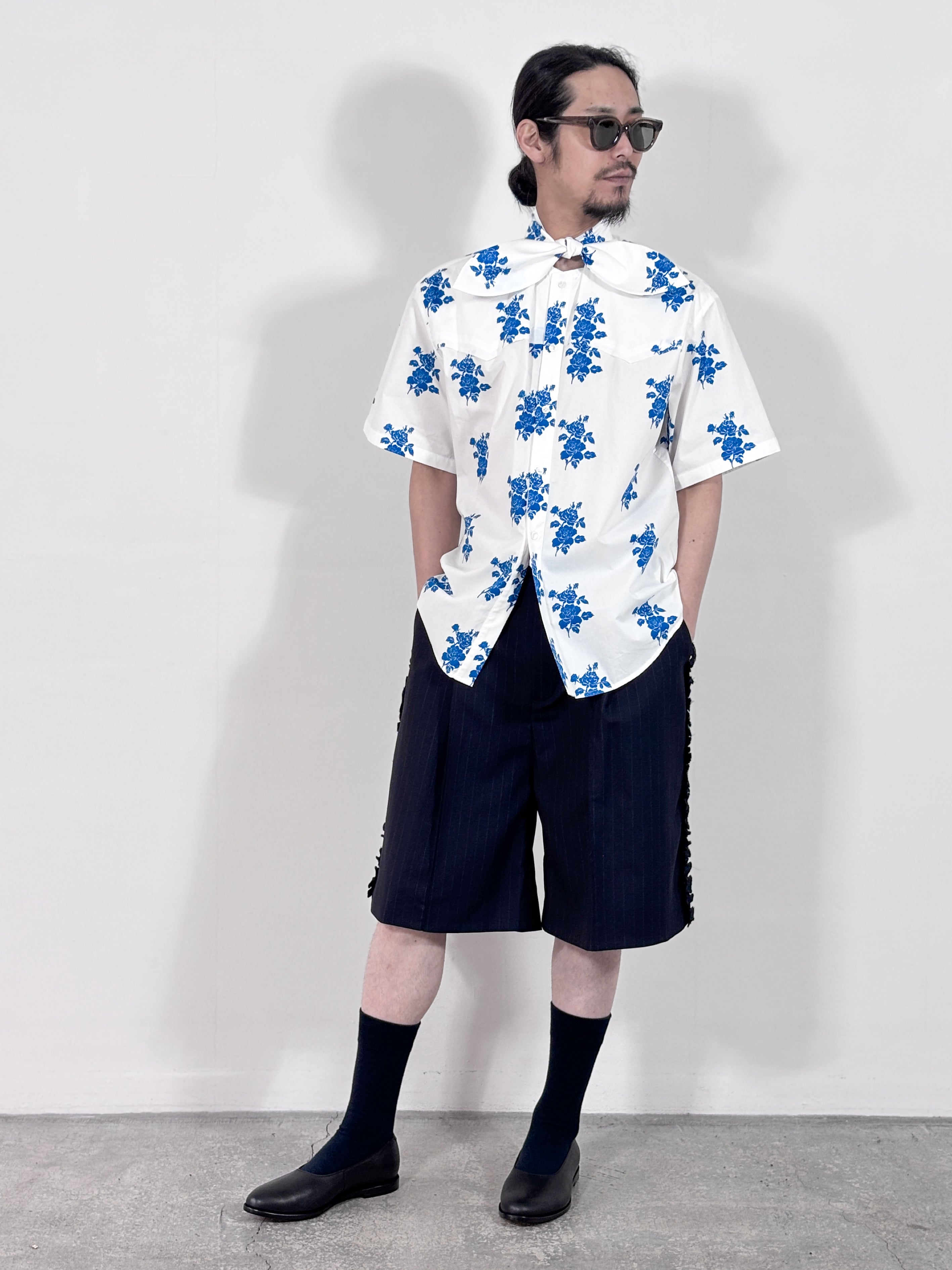 VIVIANO / RIBBON COLLAR S/S SHIRT (PRINT)