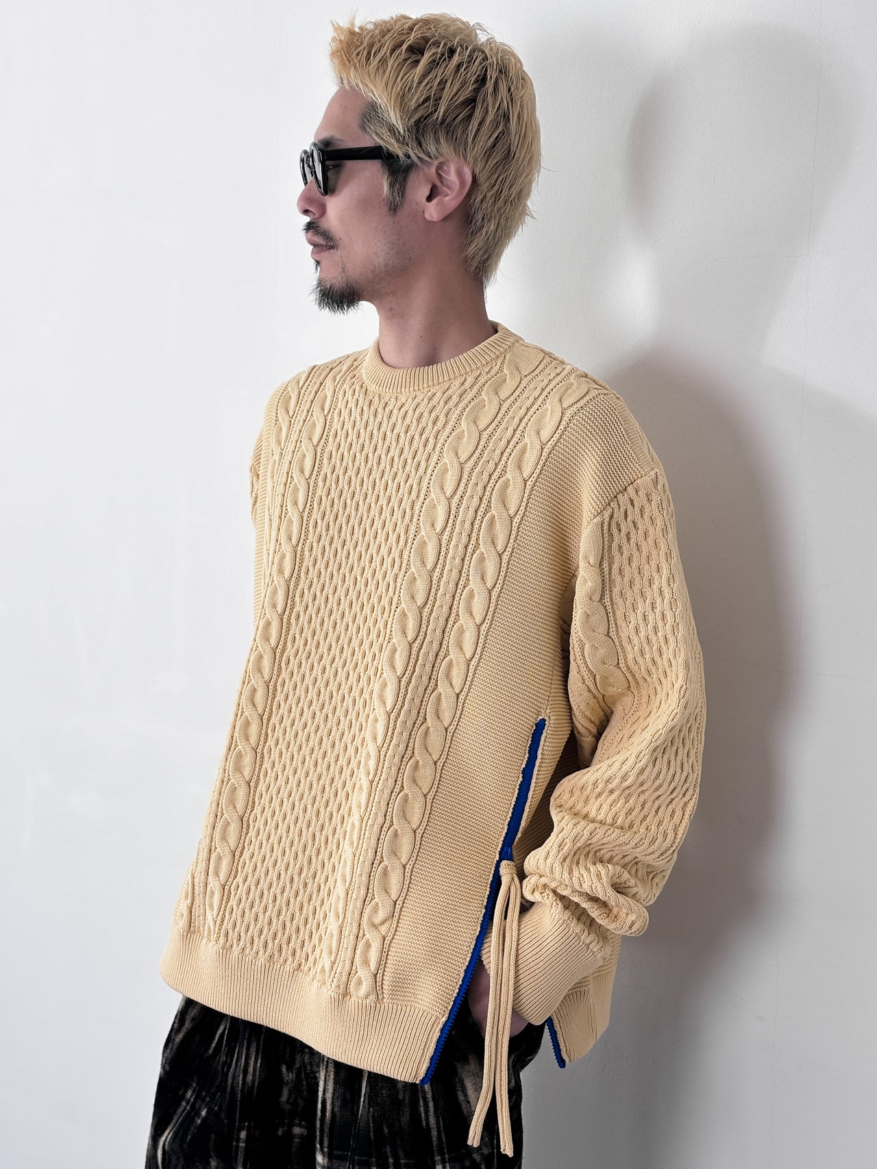 【8/28(金)12:00発売】DIGAWEL / SIDE ZIP SWEATER (BEIGE)