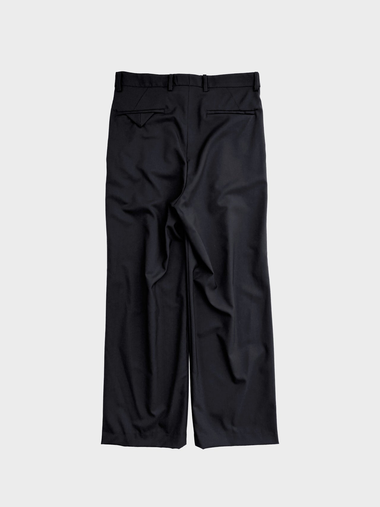 【2月14日(土)12:00販売開始】URU / INVERTED PLEATS PANTS (BLACK)