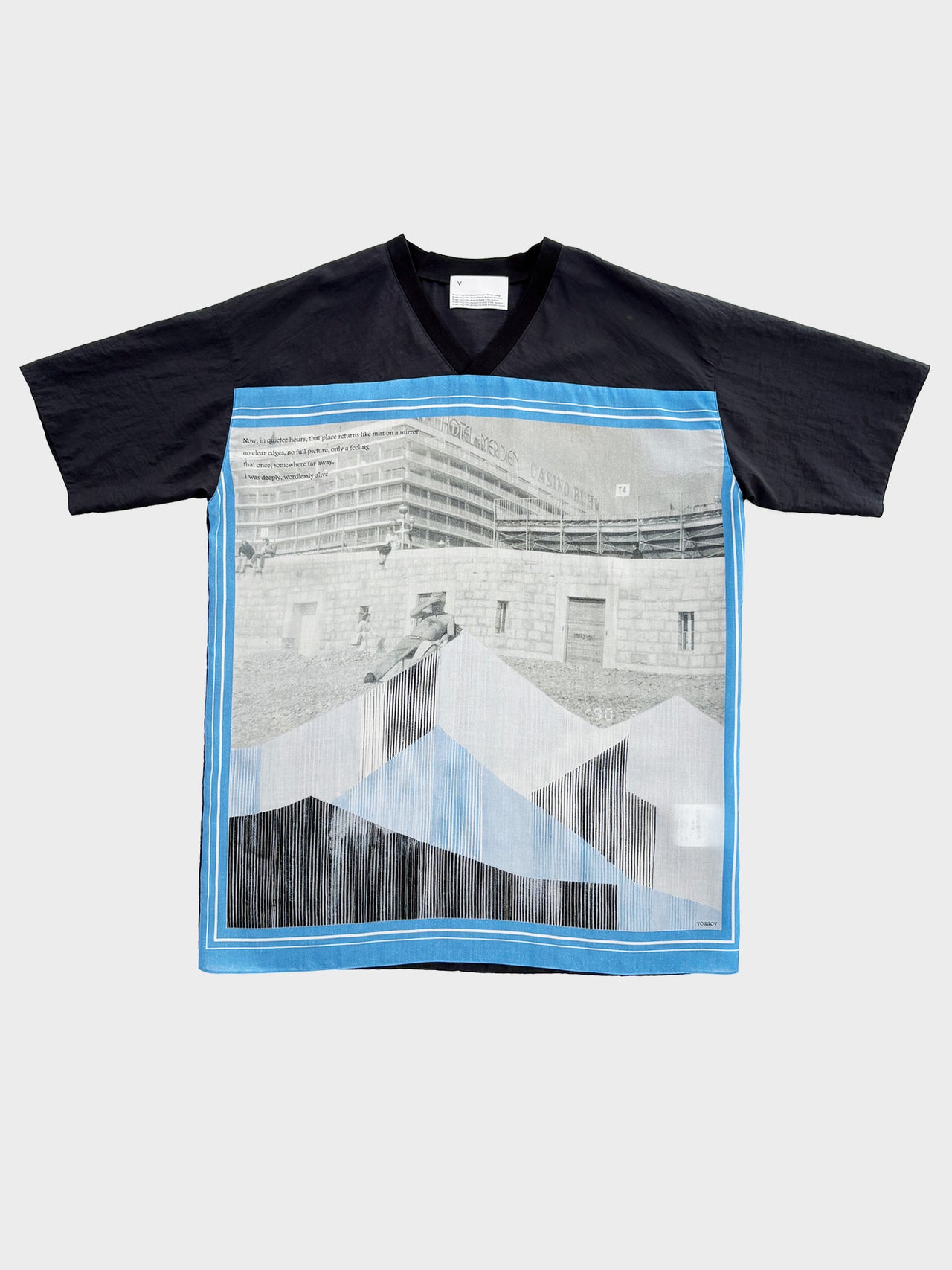 VOAAOV / PHOTO SCARF TEE (SAX)