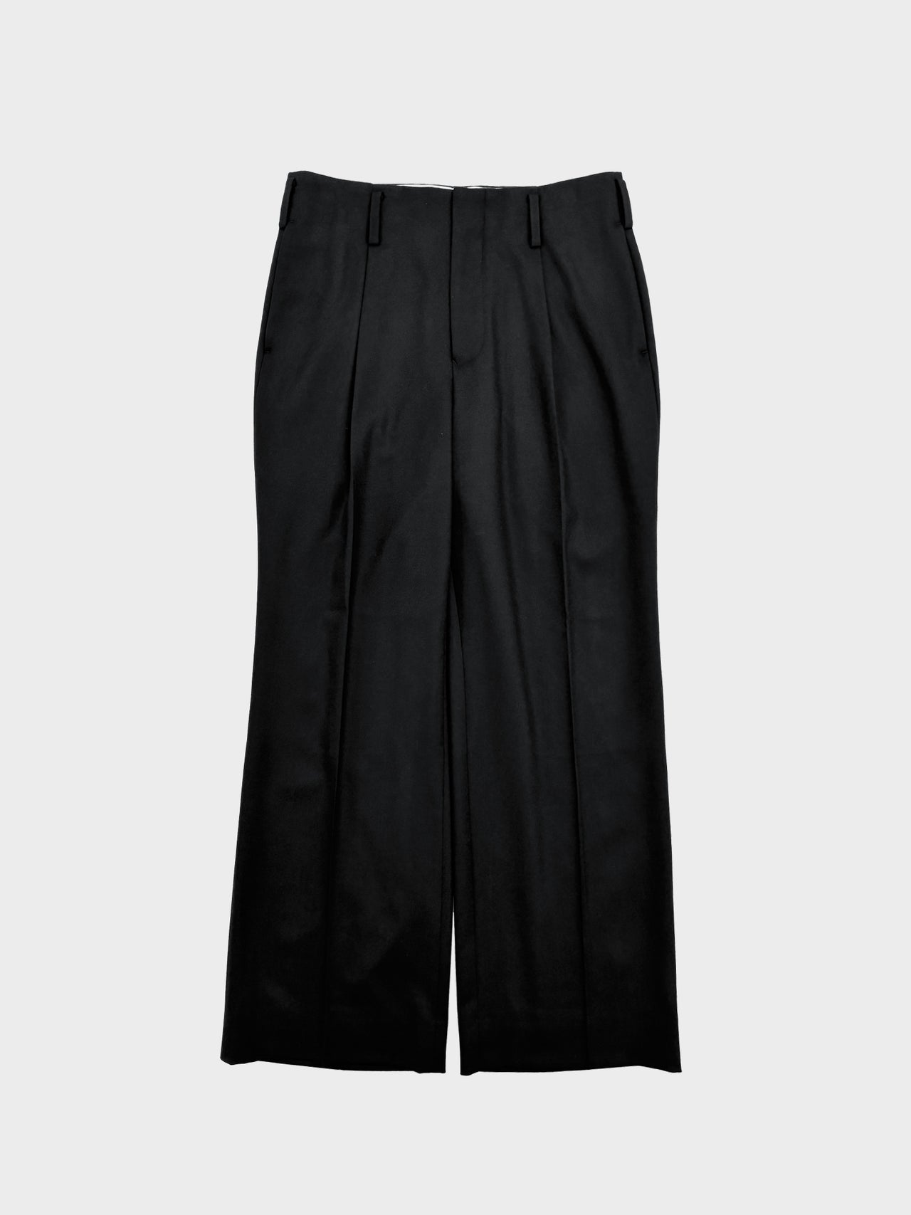 WEWILL / PLEATED PIPE TROUSERS (BLACK)