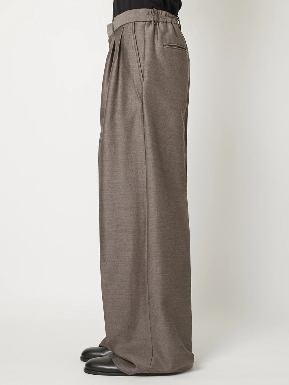 【8月22日(土)12:00発売】TAAKK / TWO-TUCK WIDE TROUSERS (BROWN)