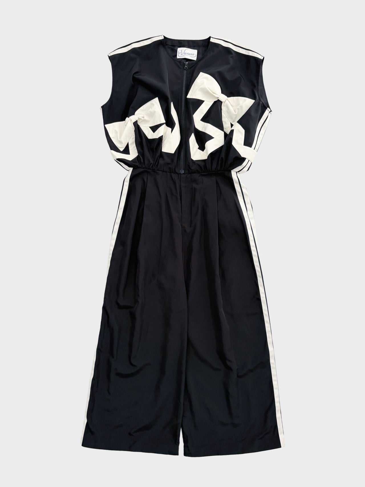 【3月20日(金)12:00販売開始】VIVIANO / RIBBON DETAIL JUMPSUIT (BLACK)