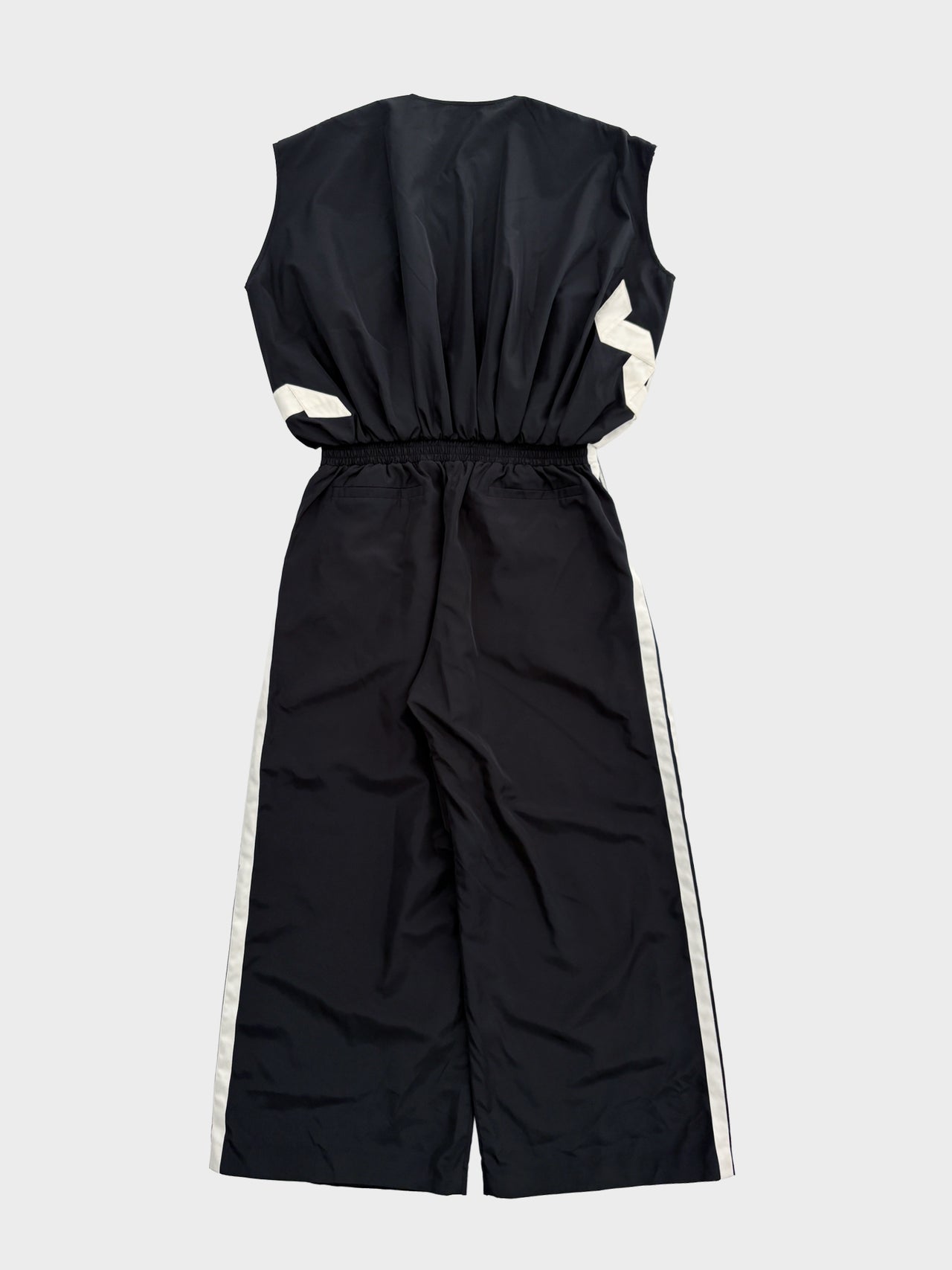 【3月20日(金)12:00販売開始】VIVIANO / RIBBON DETAIL JUMPSUIT (BLACK)