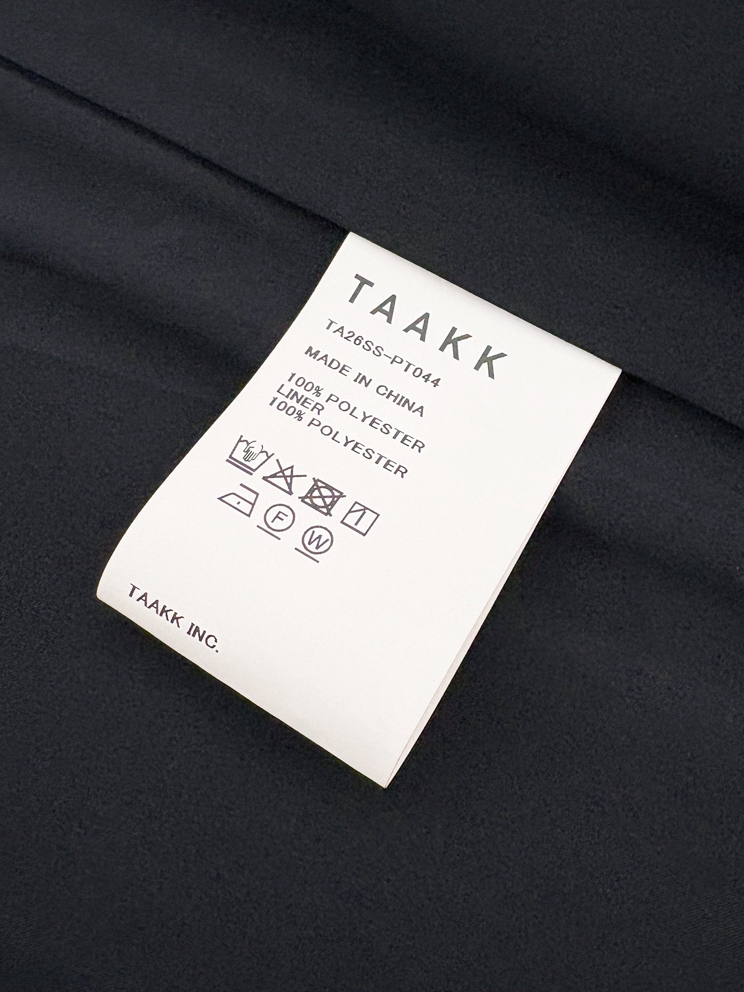 TAAKK / RUFFLE SHORT PANTS (BLACK)
