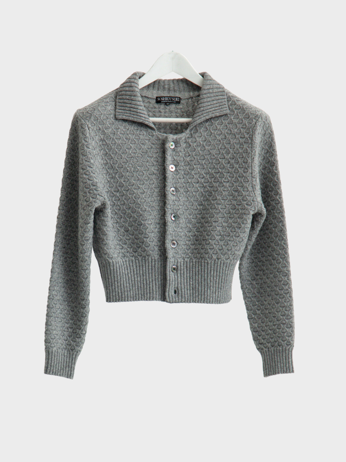 【10月24日(土)発売)】SOSHIOTSUKI / SHORT KNIT CARDIGAN (GREY)