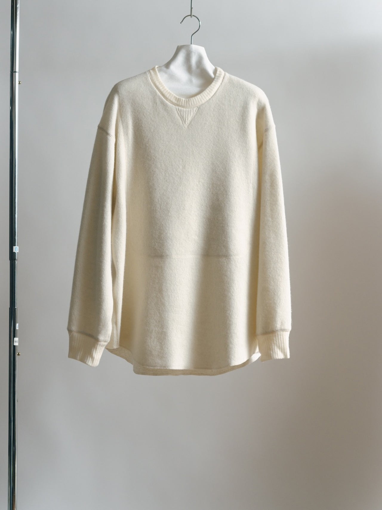 SOSHIOTSUKI / WOOL DOUBLE FACE BIB SWEATSHIRT (OFF WHITE)