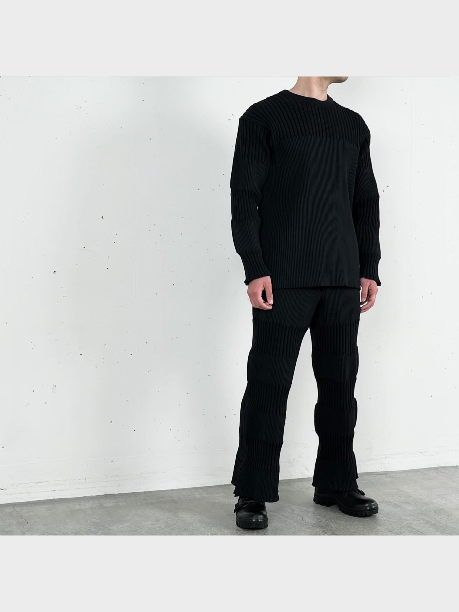 CFCL / FLUTED STRAIGHT PANTS (BLACK)