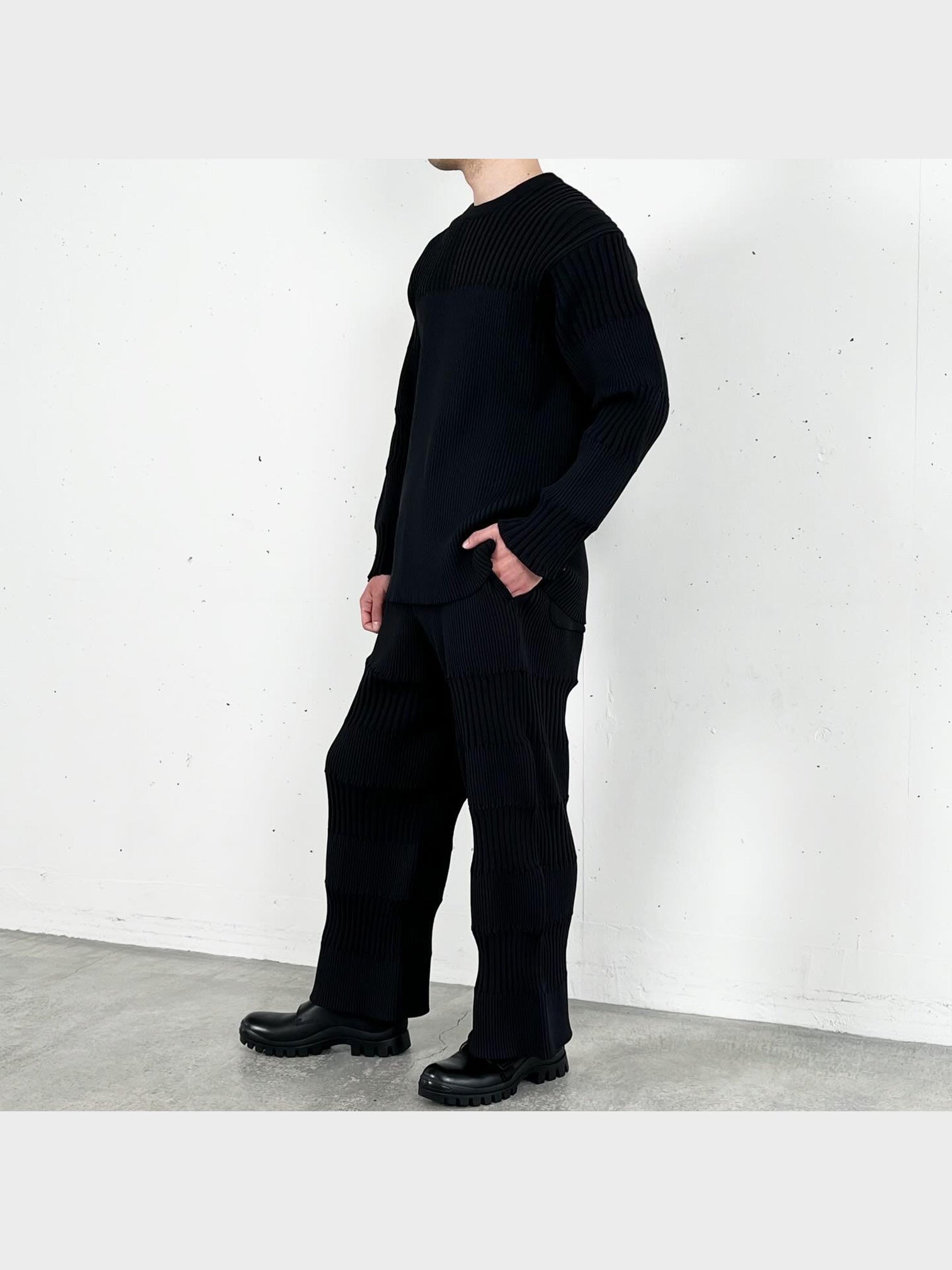 CFCL / FLUTED STRAIGHT PANTS (BLACK)