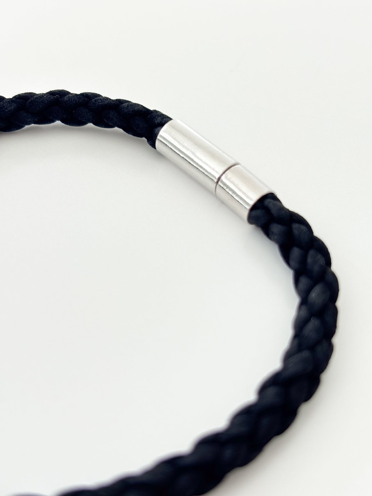 【1月31日(土)12:00販売開始】DAY DATE / HAND WOVEN BRACELET M (BLACK)
