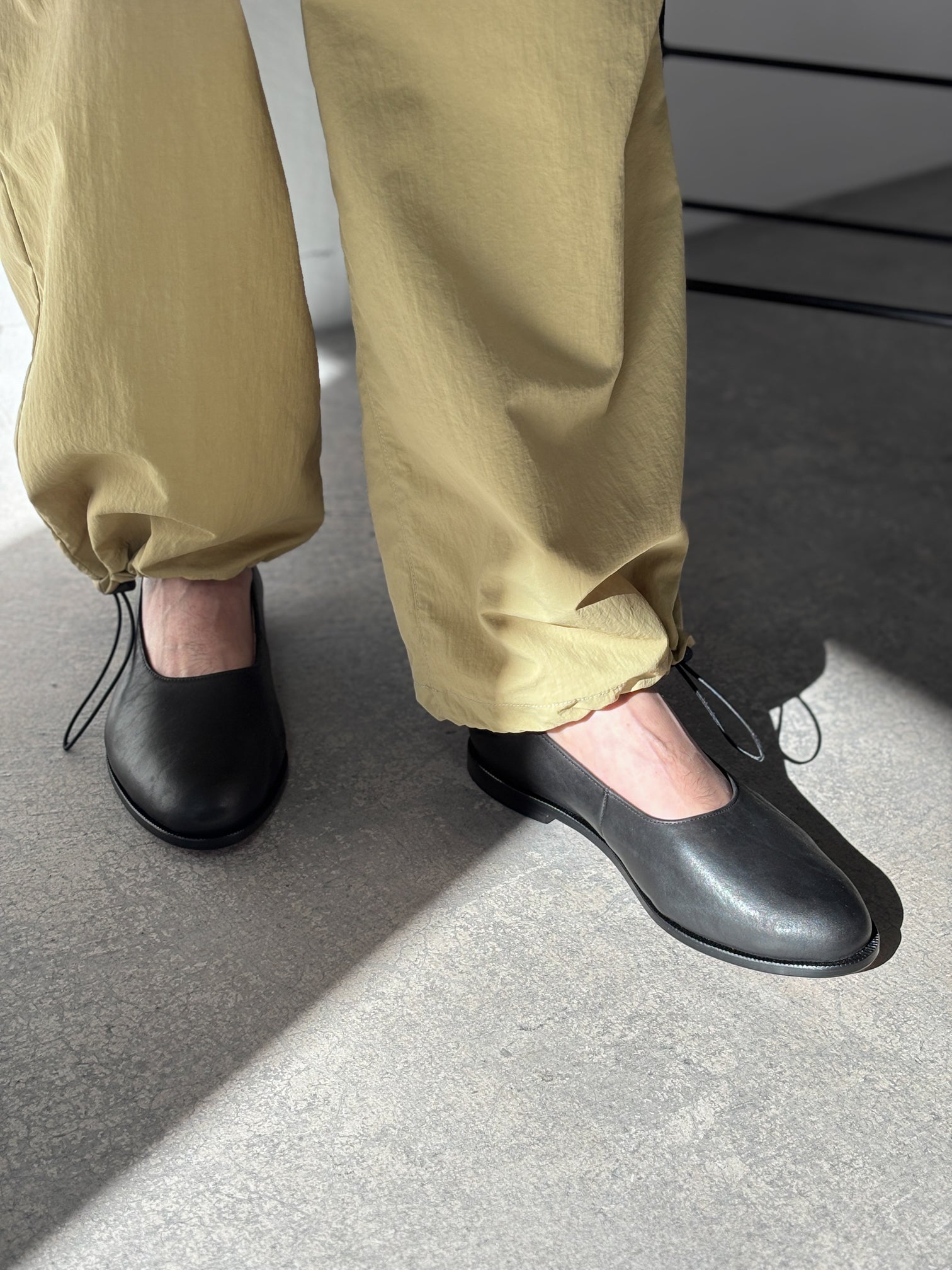 DELMONACO / Men's pumps (BLACK)