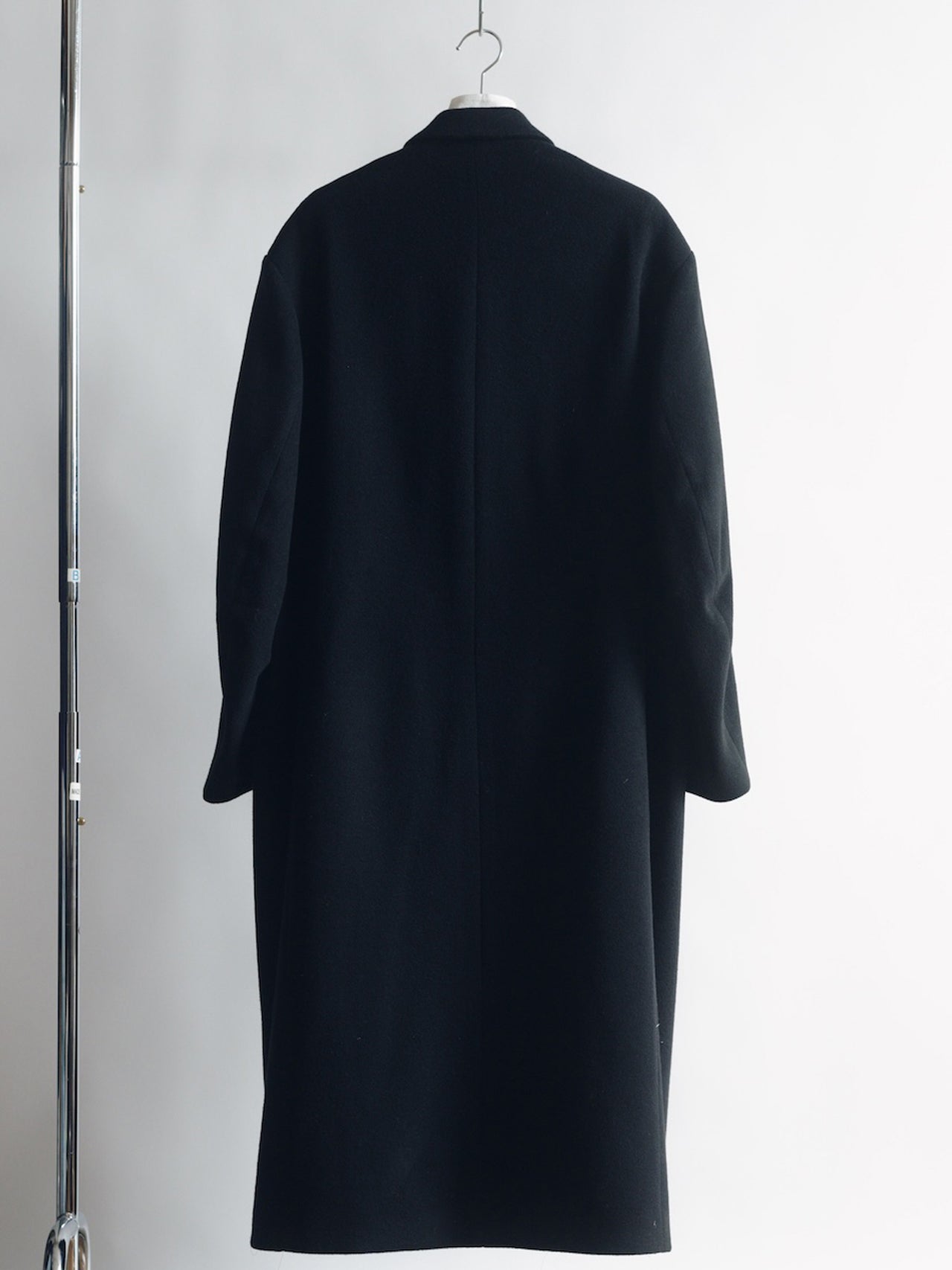 SOSHIOTSUKI / DRAPED DART WOOL CASHMERE CHESTERFIELD COAT (BLACK)