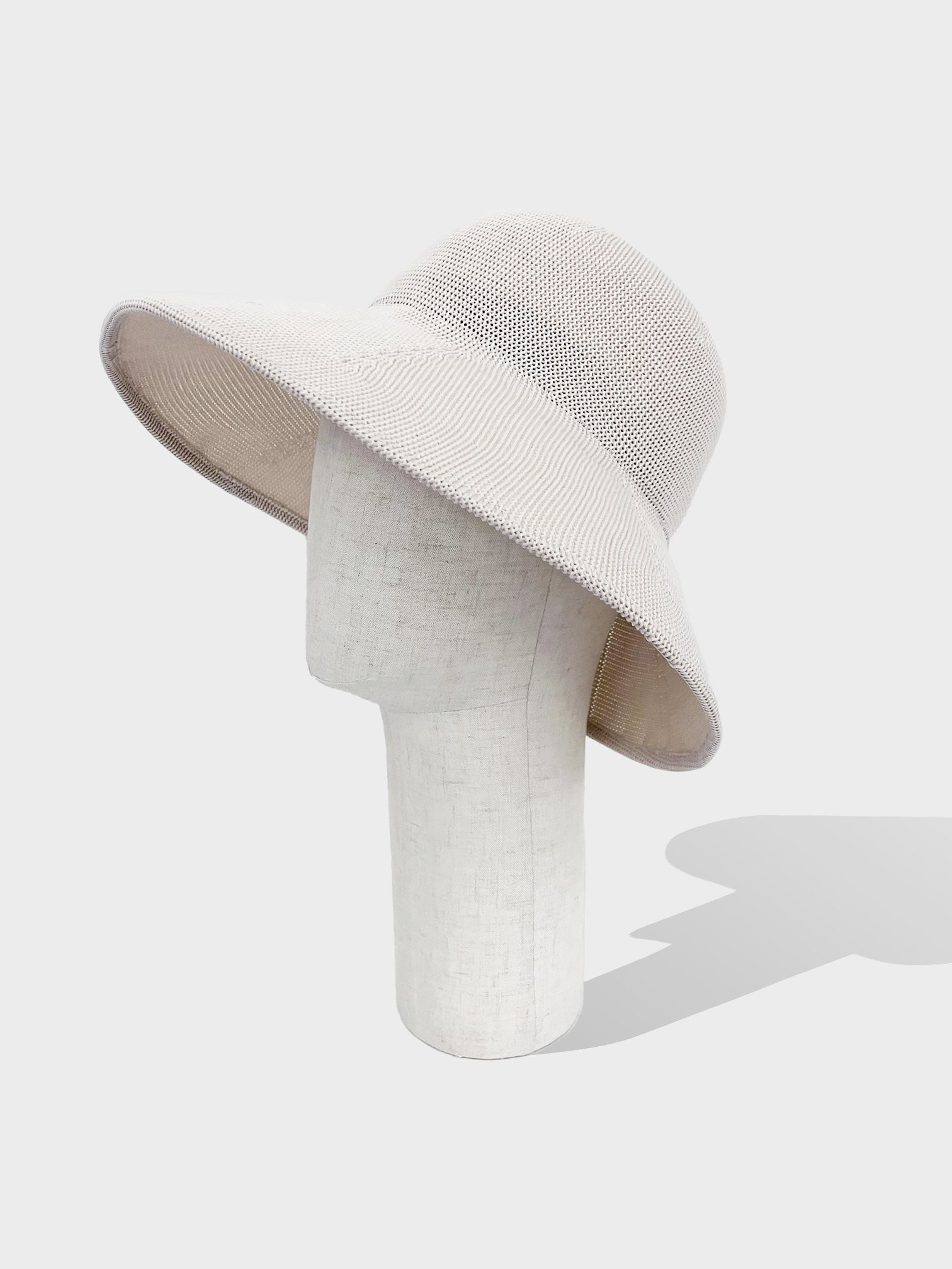 CFCL / MESH KNIT FLOPPY HAT (LIGHT BEIGE)