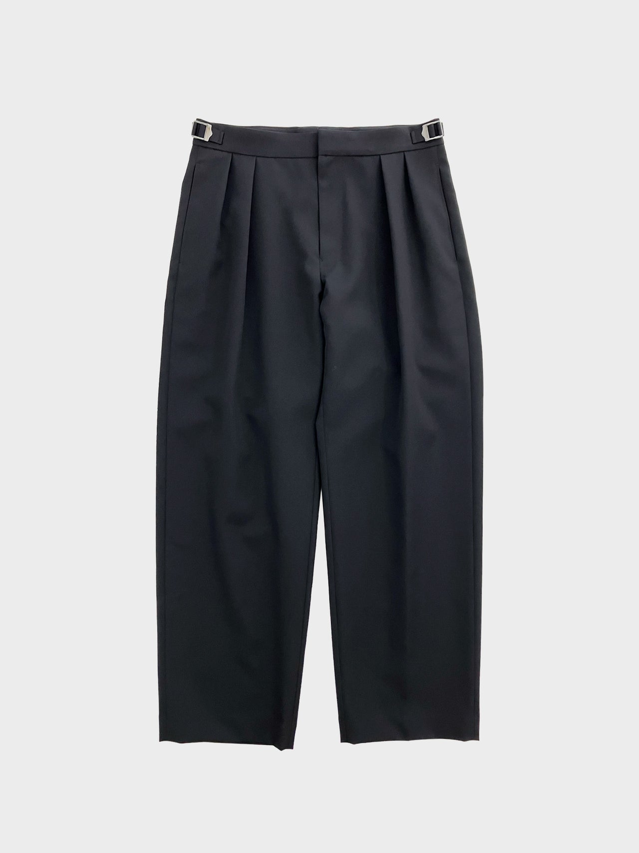 UJOH / IN TUCK PANTS (BLACK)