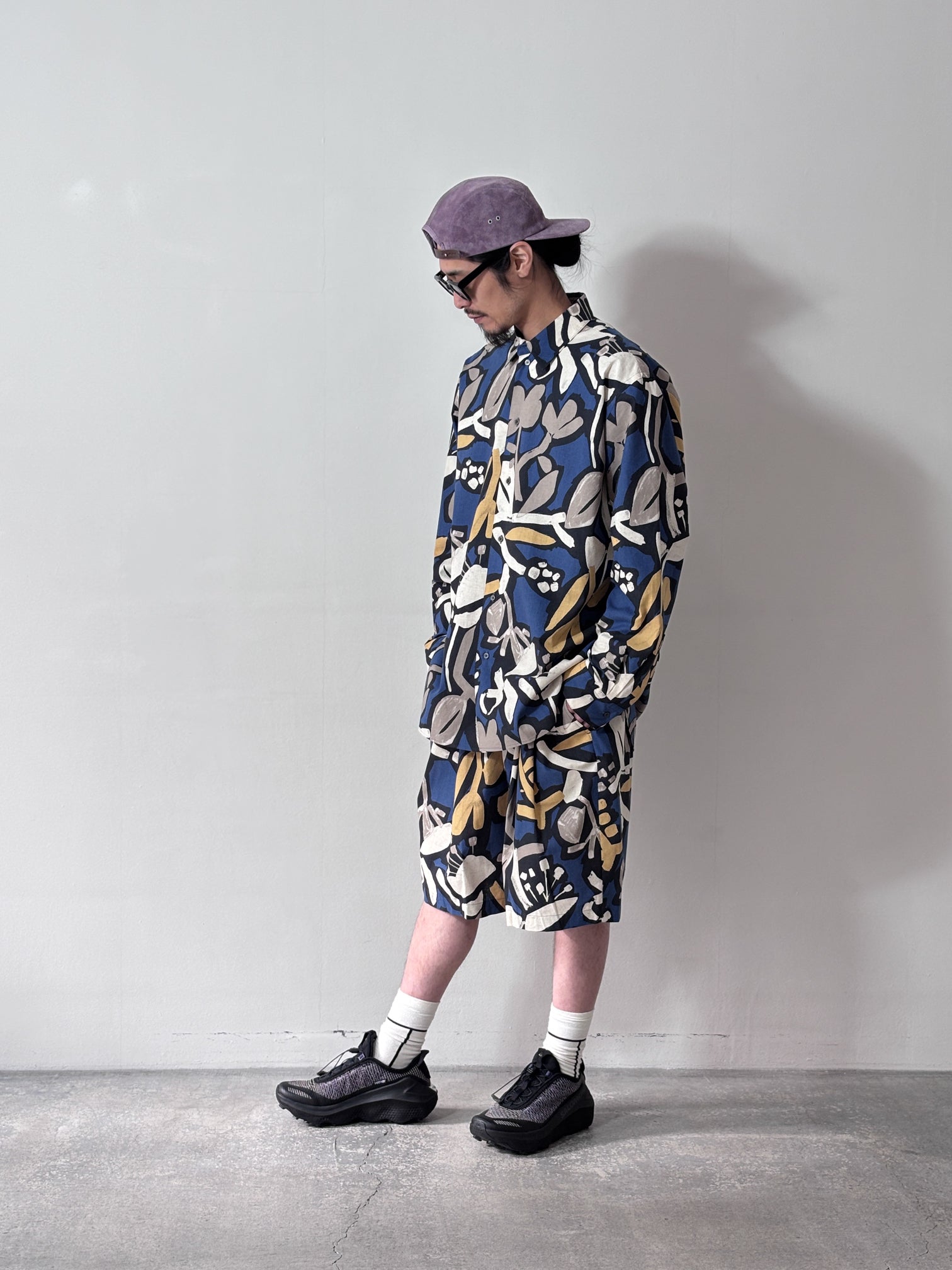 my beautiful landlet / FLORAL PIGMENT PRINT OVERSIZE SHIRT (BLUE)