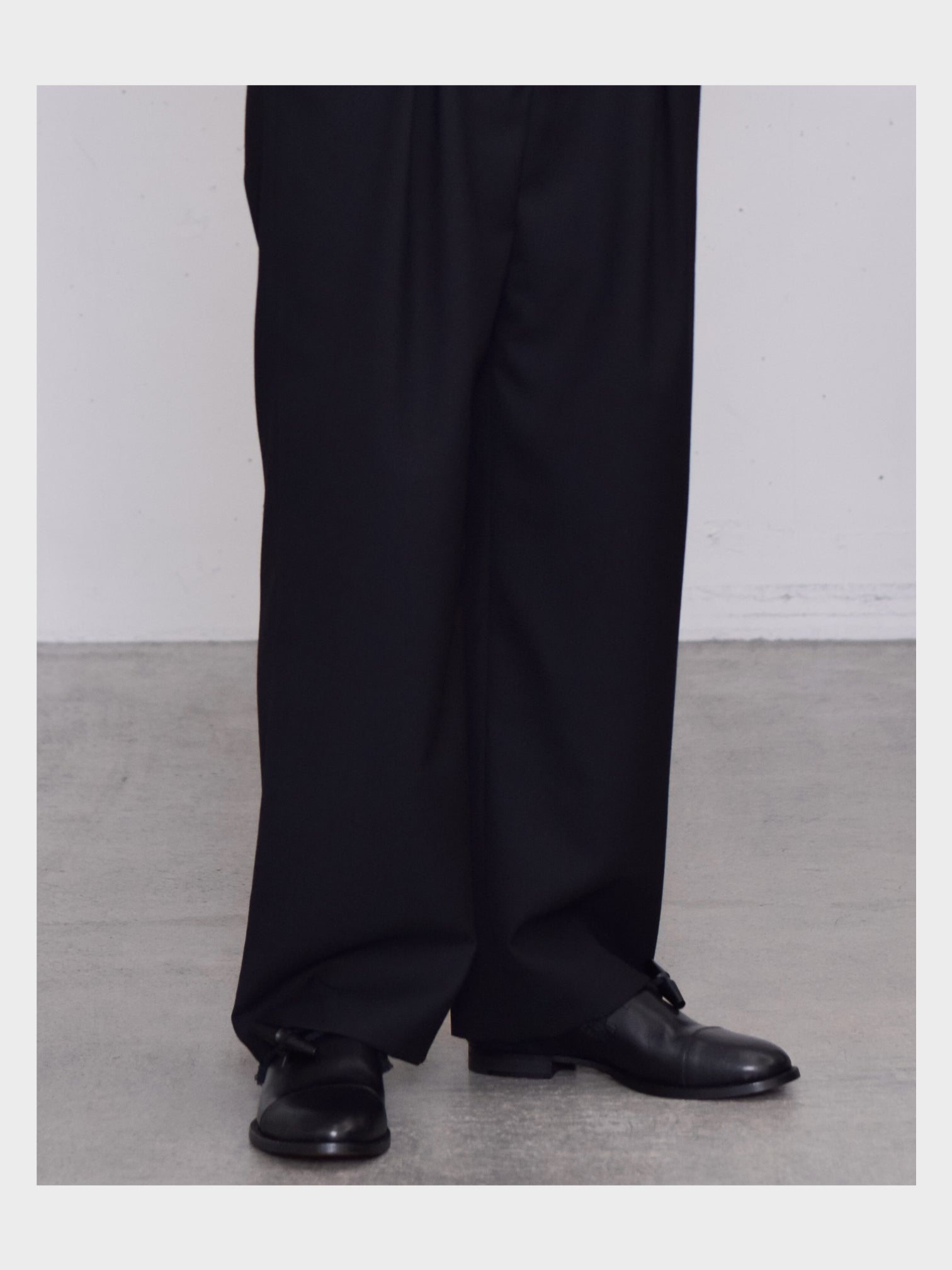 URU 2タックパンツ 20%OFF】URU / 2 TUCK PANTS (BLACK)