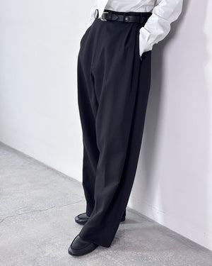 【4月18日(土)12:00販売開始】SOSHIOTSUKI / SEAMLESS SIDE FOLD WIDE PANTS (CHARCOAL GREY)