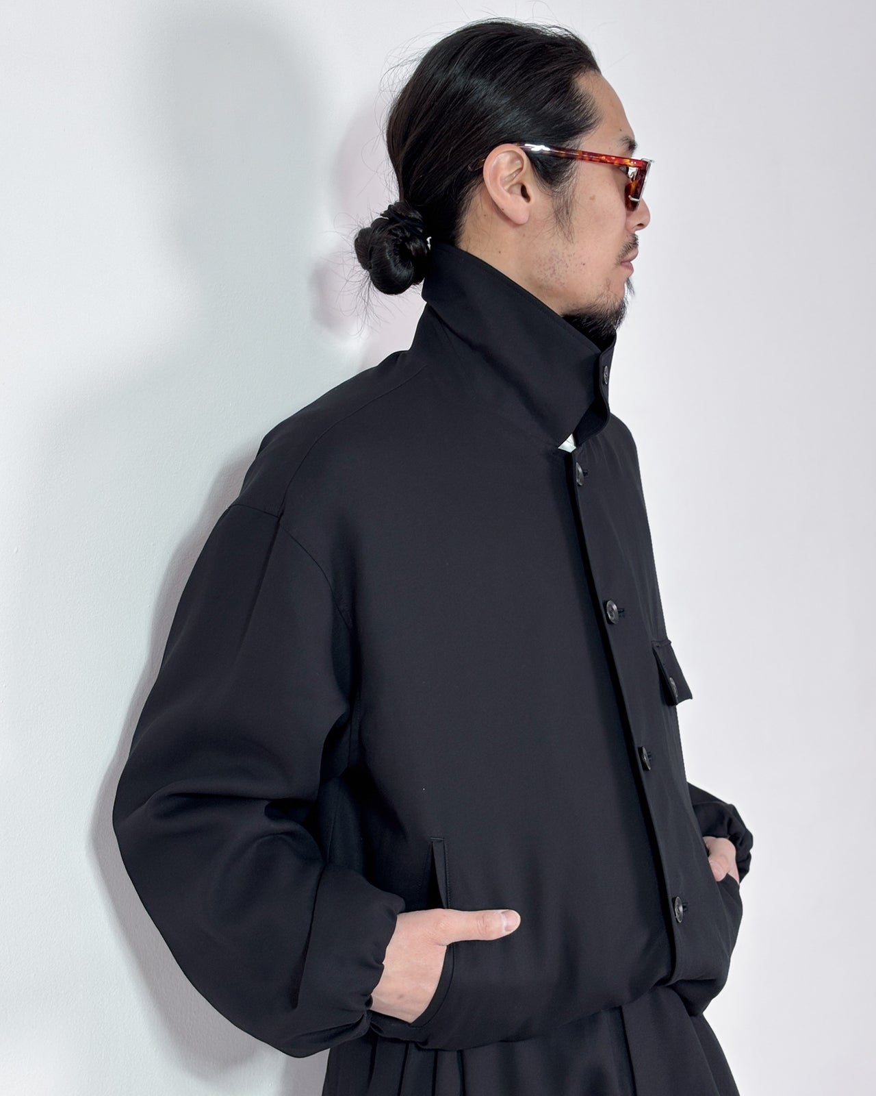 【4月18日(土)12:00販売開始】SOSHIOTSUKI / BUBBLE HEM BLOUSON (CHARCOAL GREY)