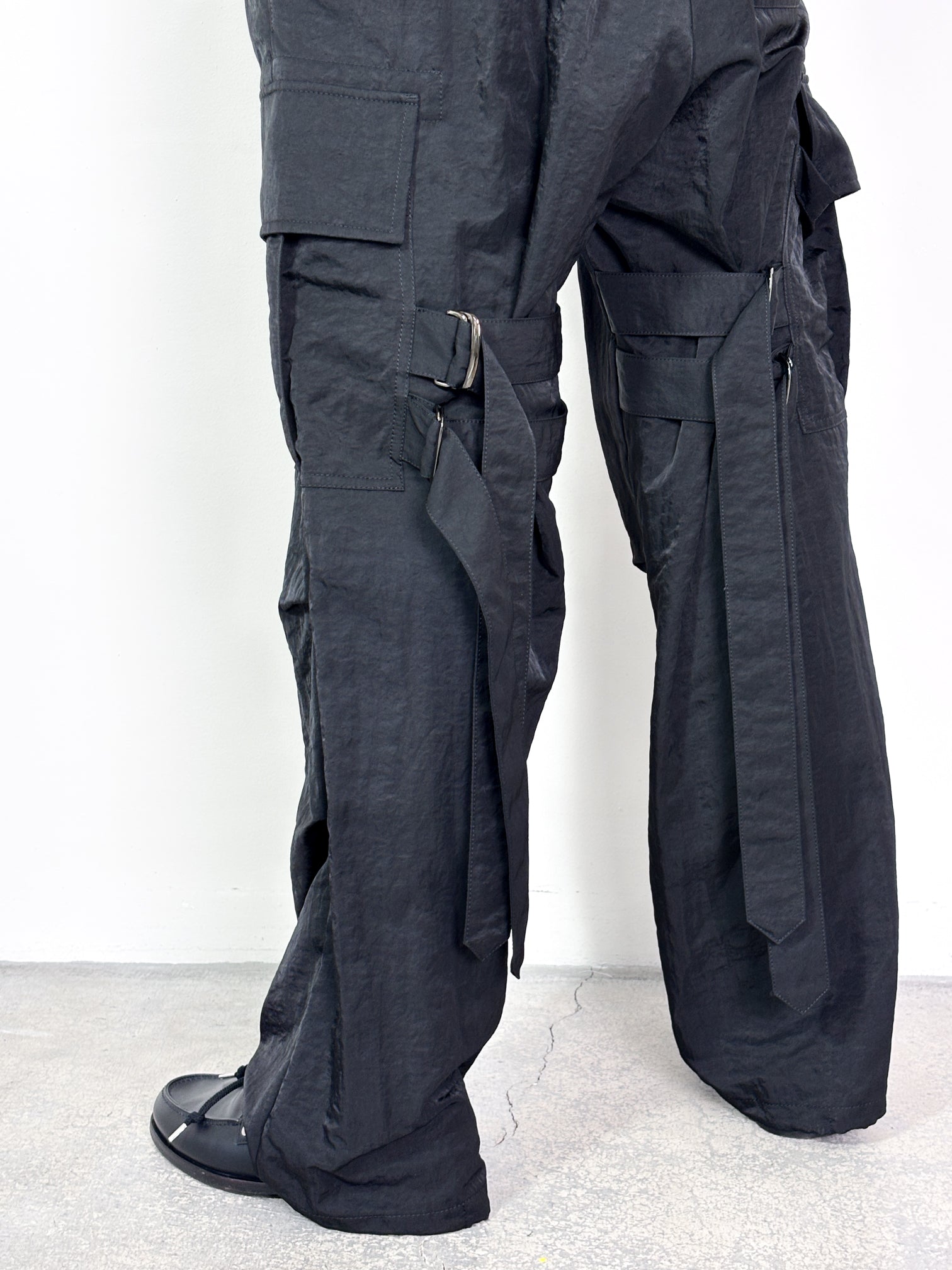 sulvam カーゴパンツ Sulvam / TOUGH RIDING CARGO BONDAGE PT (BLACK)