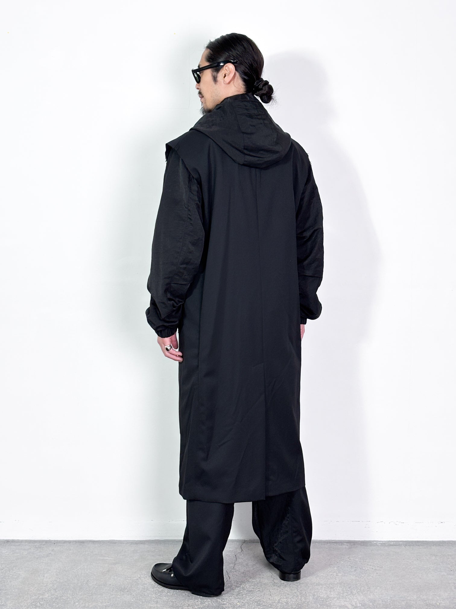 Sulvam / GABARDINE LAYERED COAT (BLACK)