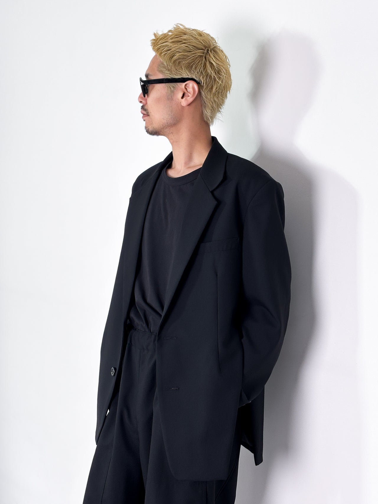 UJOH / 2BS SIDE SLIT JKT (BLACK)