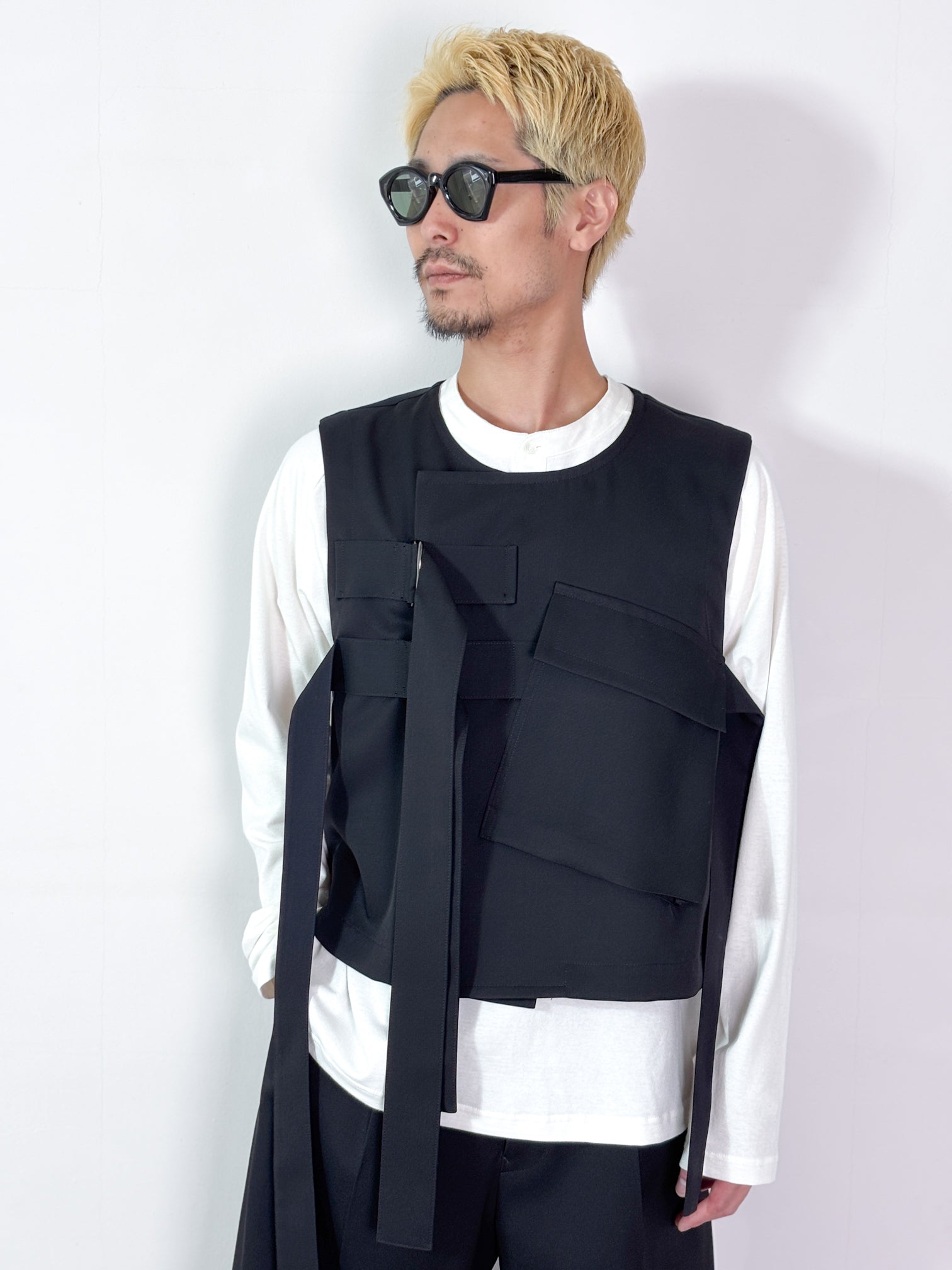 UJOH 23SS ベルテッドベスト UJOH / BIG POCKET W BELTED VEST (BLACK)
