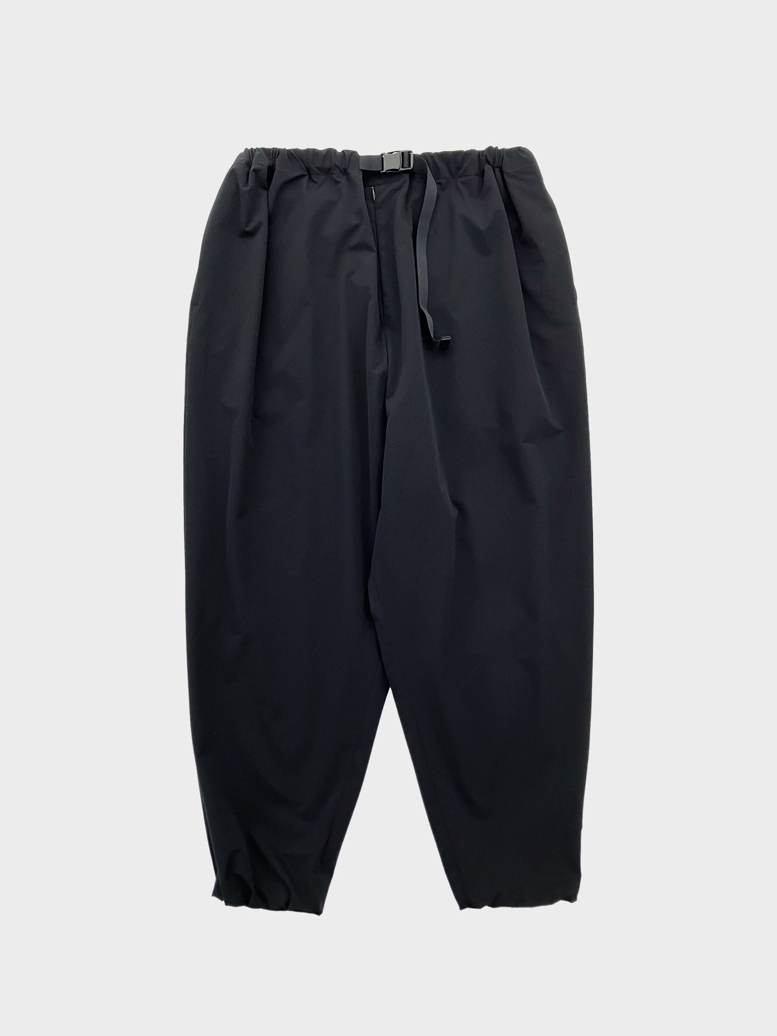 FUMITO GANRYU / TAPERED EASY TECH PANTS (BLACK)