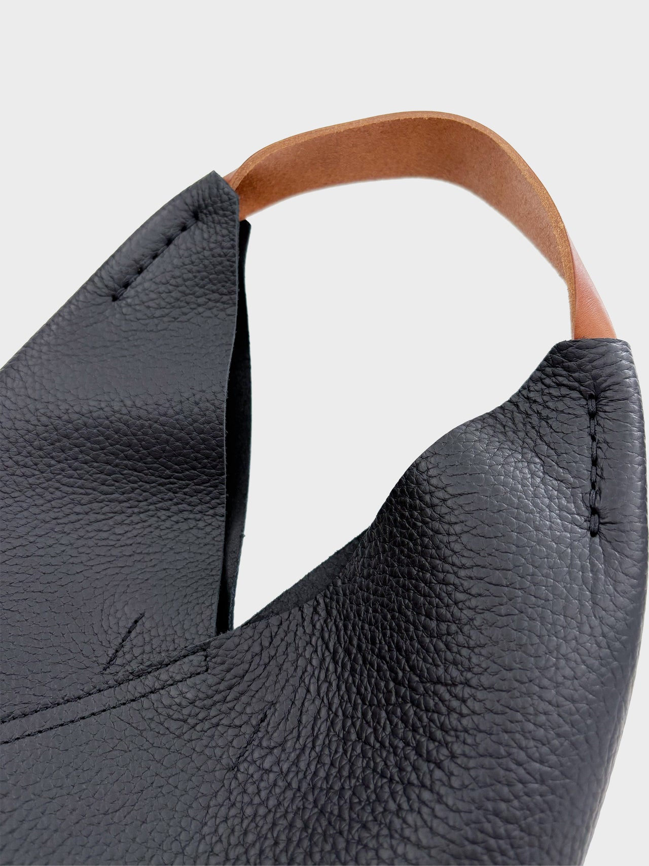 Hender Scheme / triangle bag (BLACK)