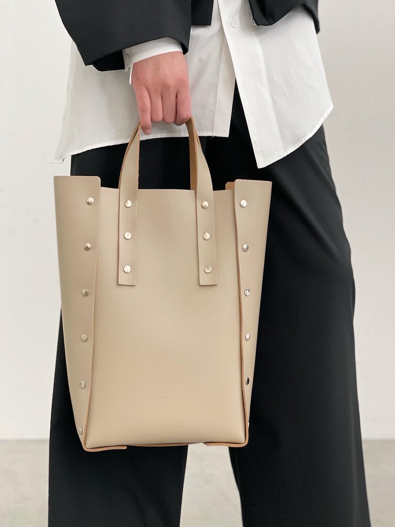 Hender Scheme / assemble hand bag tall M (BEIGE)