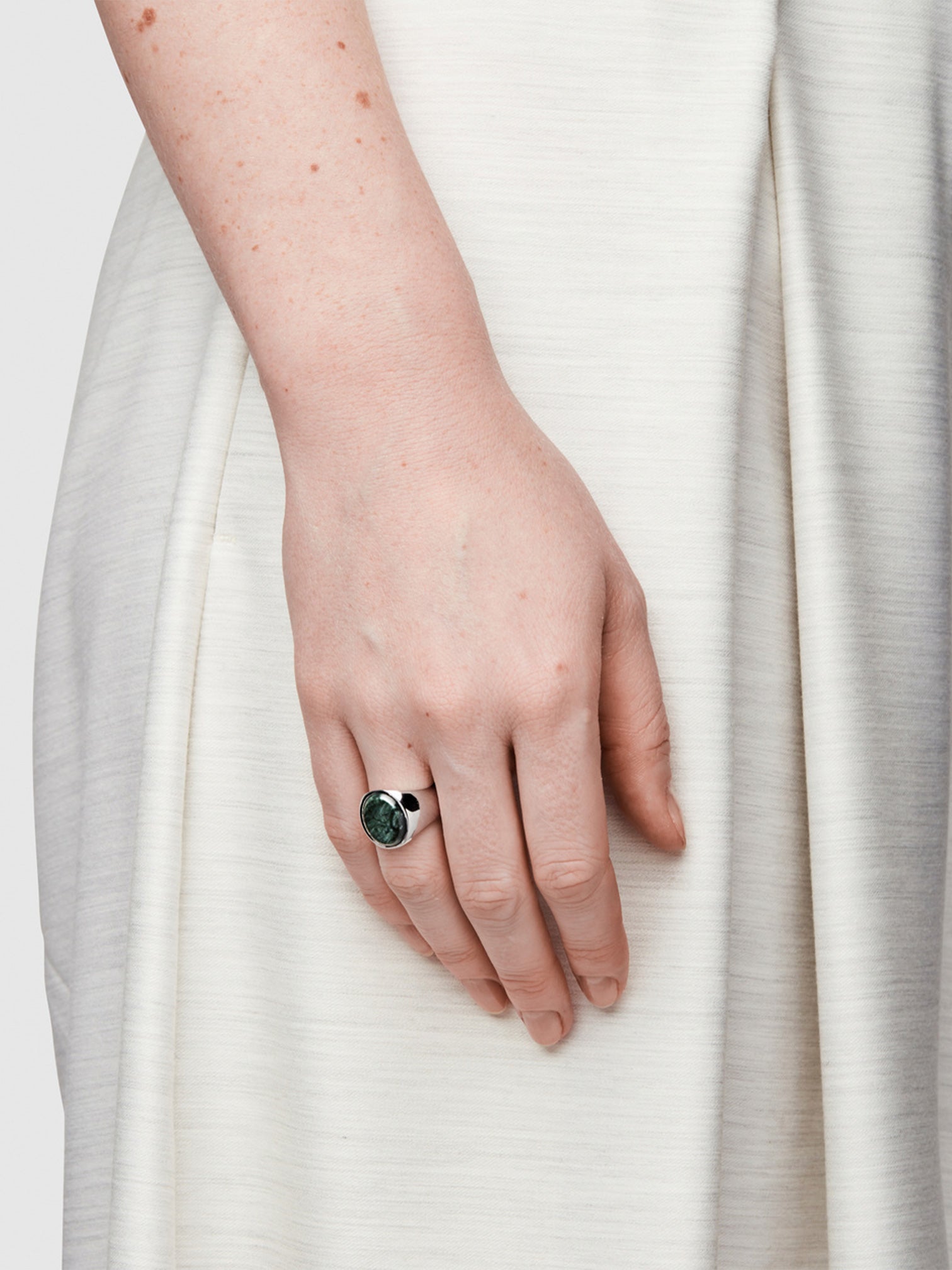 TOMWOOD / Oval Ring (GREEN MARBLE)